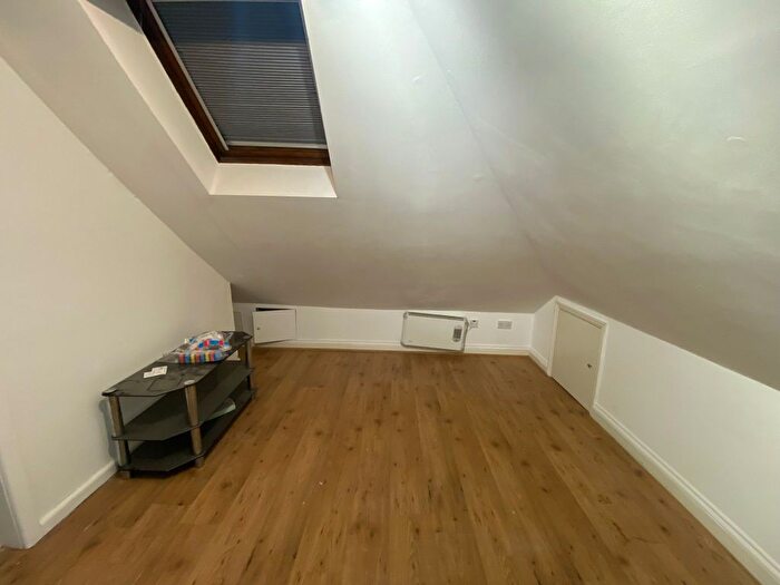 1 Bedroom Flat To Rent In Aldborough Road South, Seven Kings, Ilford, IG3