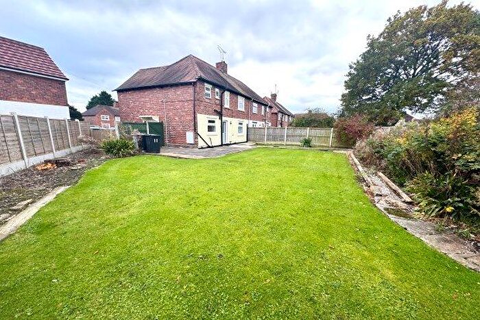 4 Bedroom Semi-Detached House To Rent In The Circle, Crewe, CW2