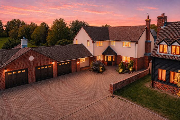 4 Bedroom Detached House For Sale In The Gables, Fenstanton, Huntingdon, Cambridgeshire, PE28