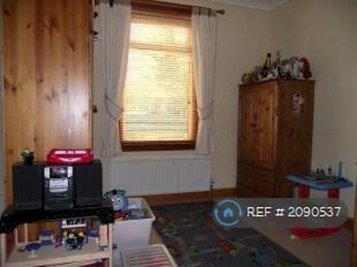 2 Bedroom Flat To Rent In Brightons, Falkirk, FK2