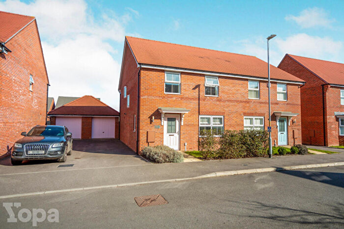 4 Bedroom Semi-Detached House For Sale In Bergamot Road, Faversham, ME13