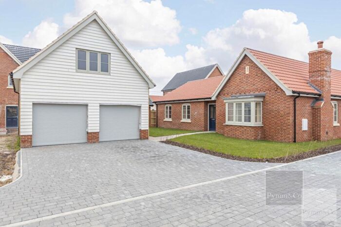 3 Bedroom Detached Bungalow For Sale In Halesworth Road, Reydon, IP18