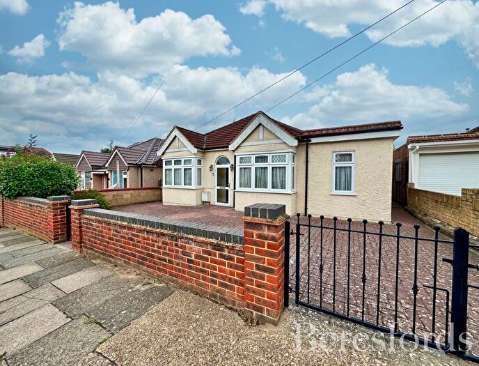 2 Bedroom Bungalow For Sale In Stanley Road, Hornchurch, RM12