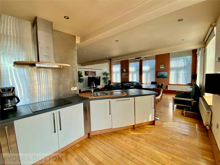 3 Bedroom Apartment To Rent In Rochdale Road, Royton, Oldham, Greater