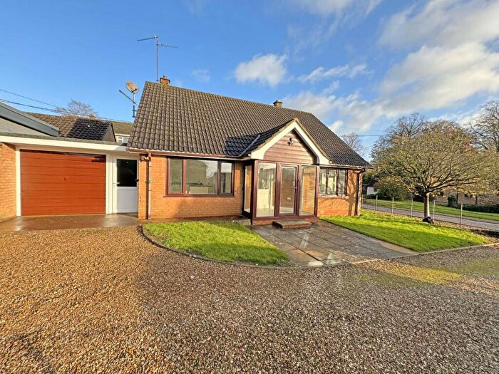 2 Bedroom Detached Bungalow For Sale In Hardays Lane, West Haddon, Northampton, NN6