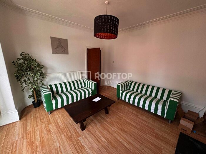 6 Bedroom House To Rent In St. Michaels Terrace, Leeds, LS6