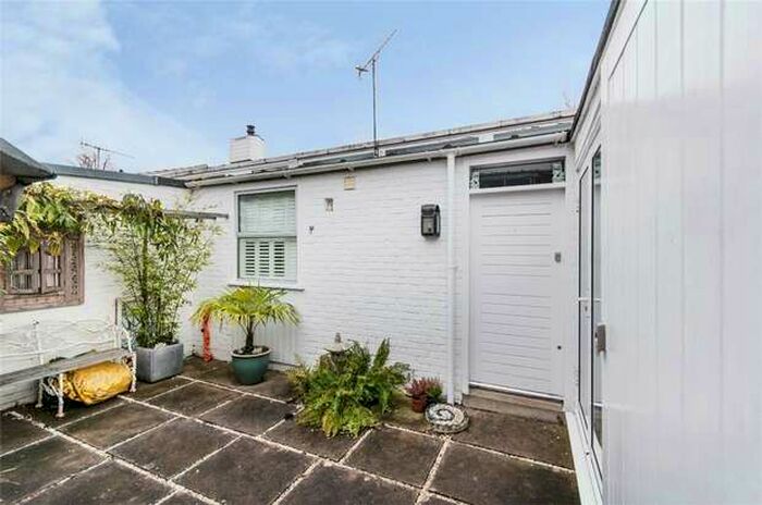 3 Bedroom Terraced House To Rent In Henley-on-thames, Oxfordshire, RG9