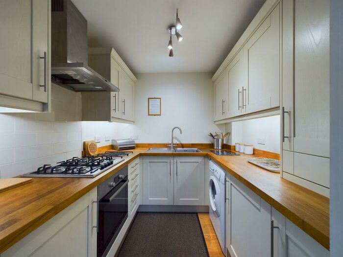 2 Bedroom Apartment To Rent In Plimsoll Way, Victoria Dock, HU9