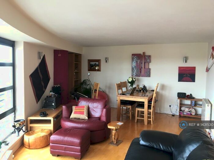 2 Bedroom Flat To Rent In The Shore, Edinburgh, EH6