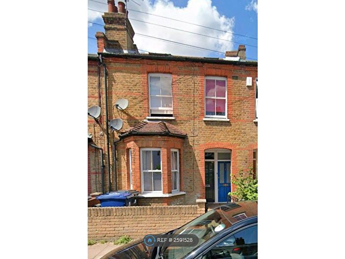 2 Bedroom Flat To Rent In Green Lane, London, W7