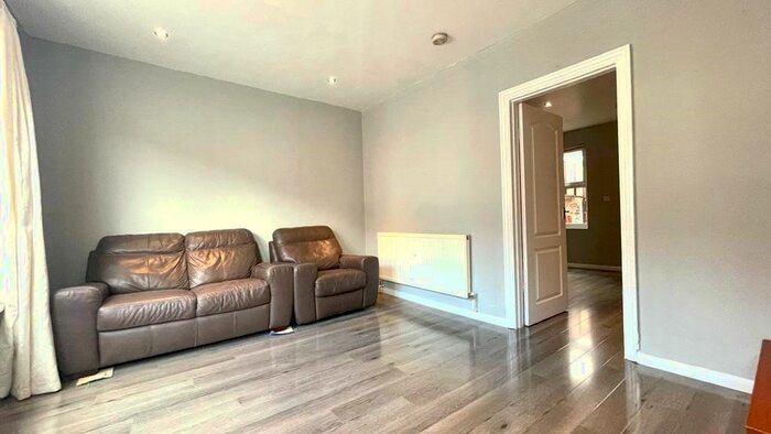 1 Bedroom Flat To Rent In Norfolk Road, Reading, Berkshire, RG30
