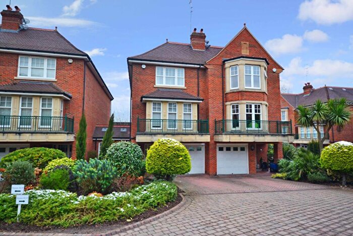 5 Bedroom Semi-Detached House To Rent In Mountview Close Hampstead Way Hampstead Garden Suburb, NW11
