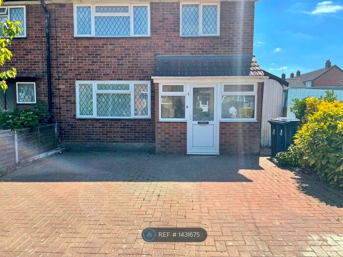 3 Bedroom End Of Terrace House To Rent In Evesham Close, Greenford, UB6