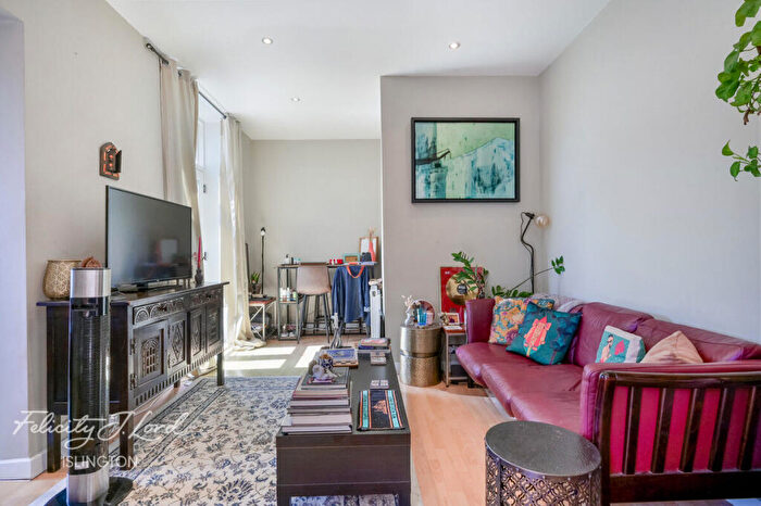 2 Bedroom Flat For Sale In Mildmay Road, London, N1