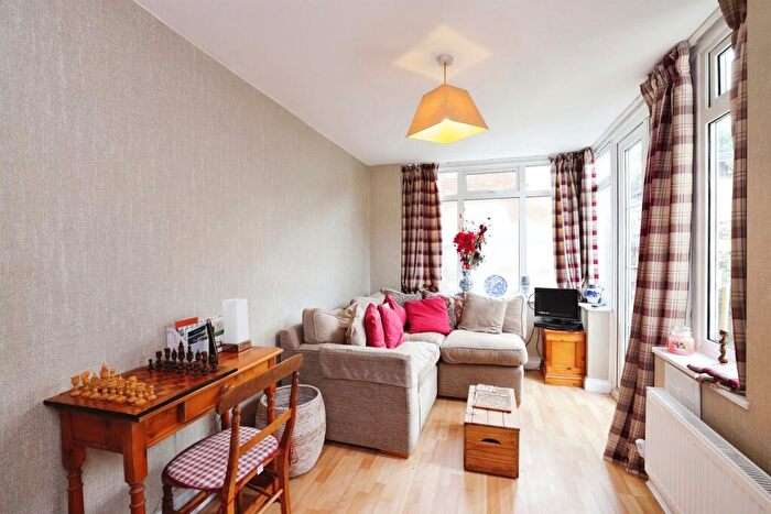 2 Bedroom Detached House For Sale In North Street, Calne, SN11
