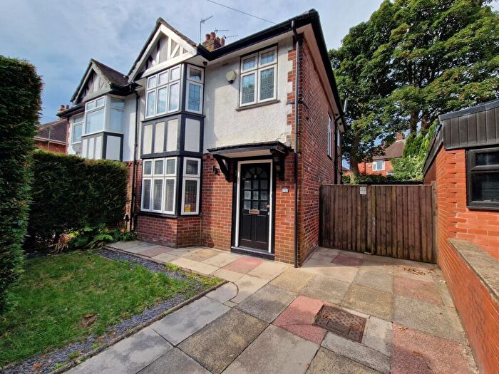 3 Bedroom Semi-Detached House For Sale In Tudor Avenue, Bolton, BL1