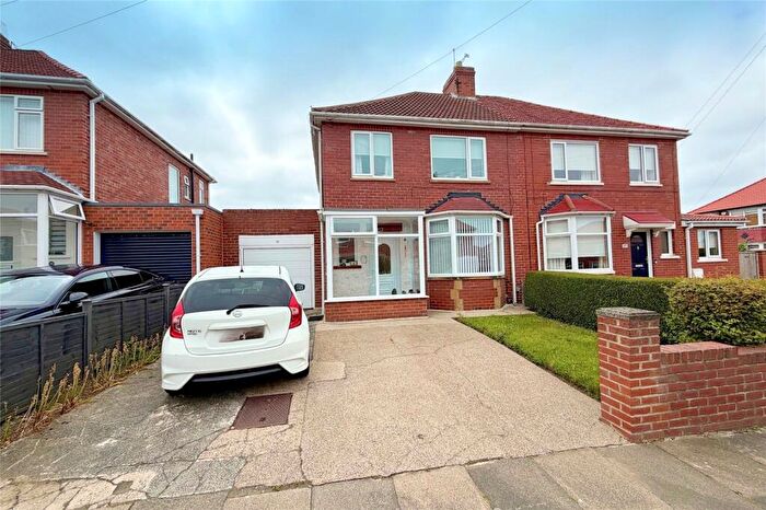 3 Bedroom Semi-Detached House For Sale In Hatherton Avenue, Cullercoats, NE30