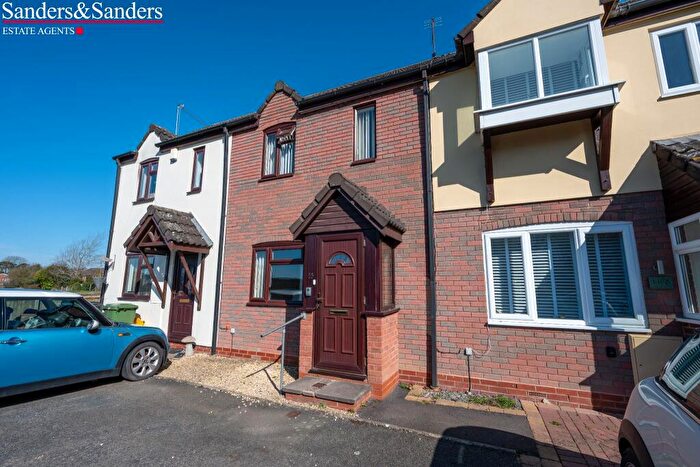 2 Bedroom Terraced House For Sale In Willow Close, Alcester, B49