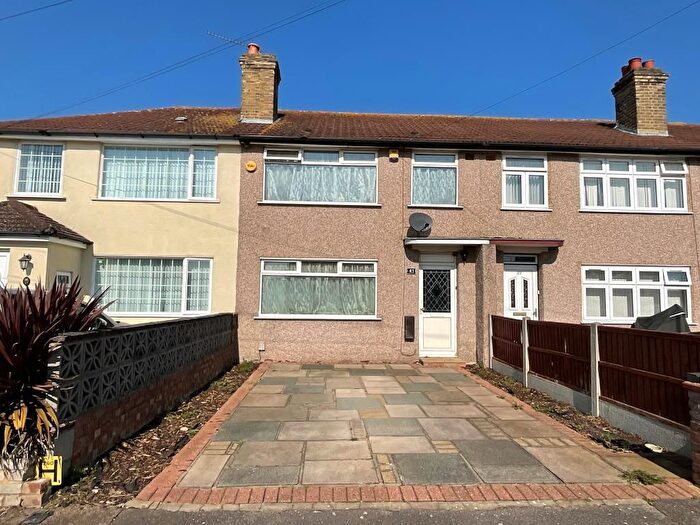 3 Bedroom Terraced House For Sale In Elm Park, Hornchurch, RM12