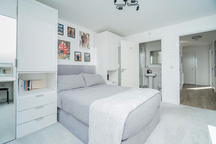2 Bedroom Apartment For Sale In Twain Way, Tattenhoe Park, Milton Keynes, MK4