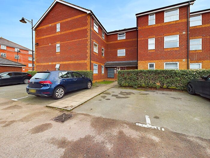 Studio To Rent In Macmillan Way, London, SW17