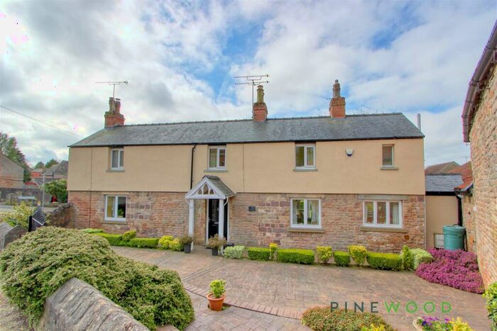 4 Bedroom Detached House For Sale In High Street, Whitwell, Worksop, S80