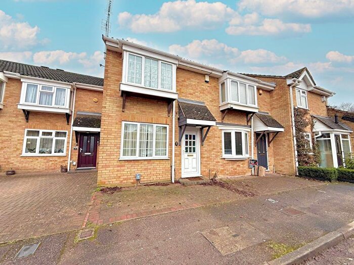 2 Bedroom Terraced House For Sale In Halleys Way, Houghton Regis, LU5