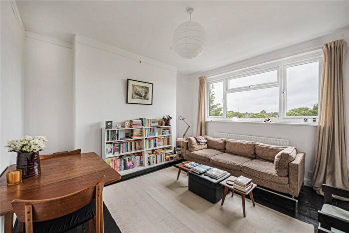 1 Bedroom Apartment For Sale In Clock House Road, Beckenham, BR3