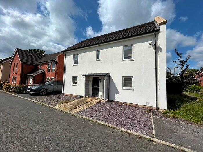 4 Bedroom Detached House To Rent In Mills Chase, Bracknell, Berkshire, RG12