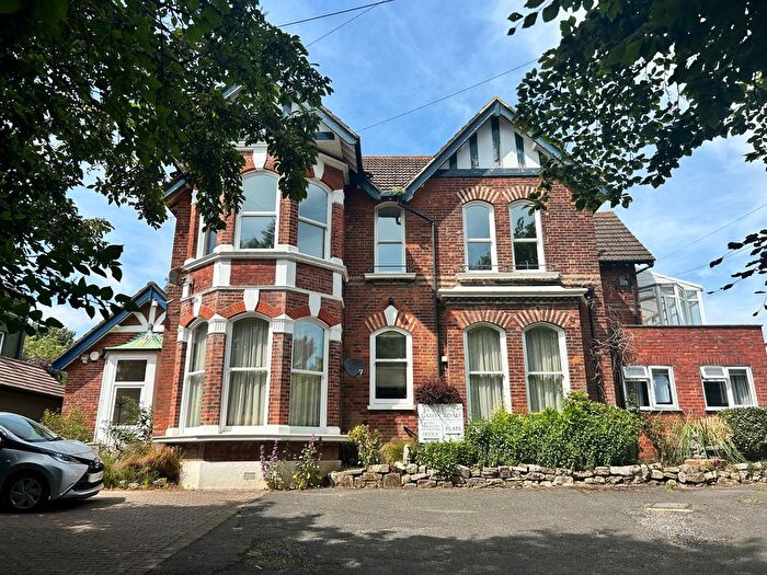 2 Bedroom Flat To Rent In Laton Road, Hastings, TN34