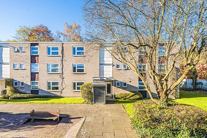1 Bedroom Flat To Rent In Hepple Close, Isleworth, TW7