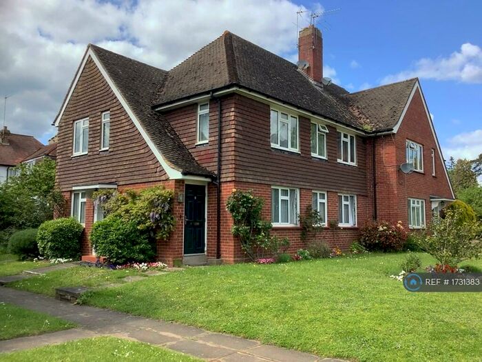 2 Bedroom Flat To Rent In Hall Court, Datchet, Slough, SL3
