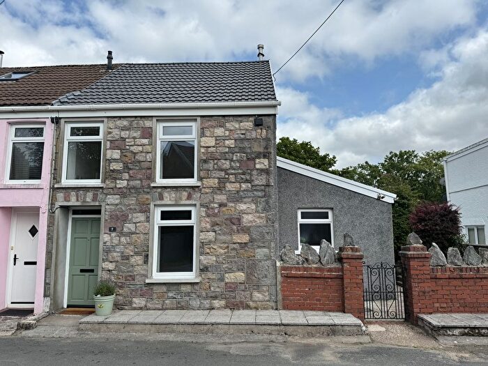 2 Bedroom Cottage For Sale In Swan Lane, Ystalyfera, Swansea, City And County Of Swansea., SA9