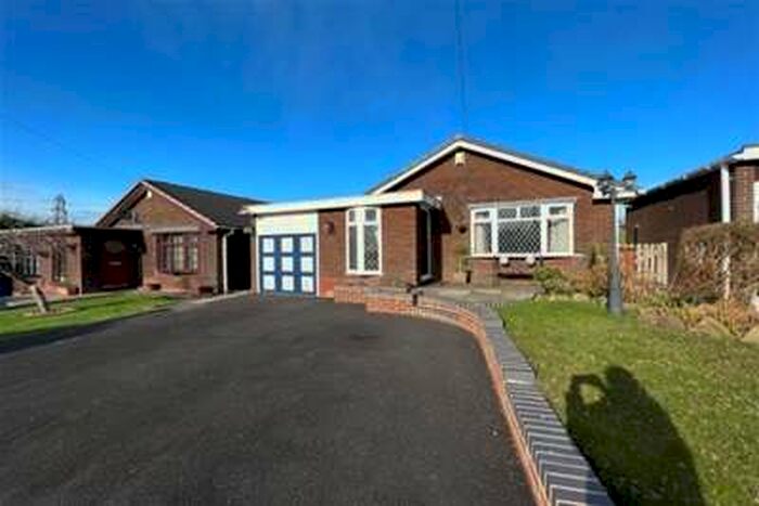 2 Bedroom Bungalow To Rent In Broadhill Road, Stalybridge, SK15