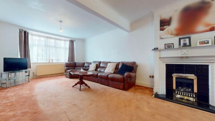 3 Bedroom Semi-Detached House To Rent In Melbury Avenue, Southall, UB2