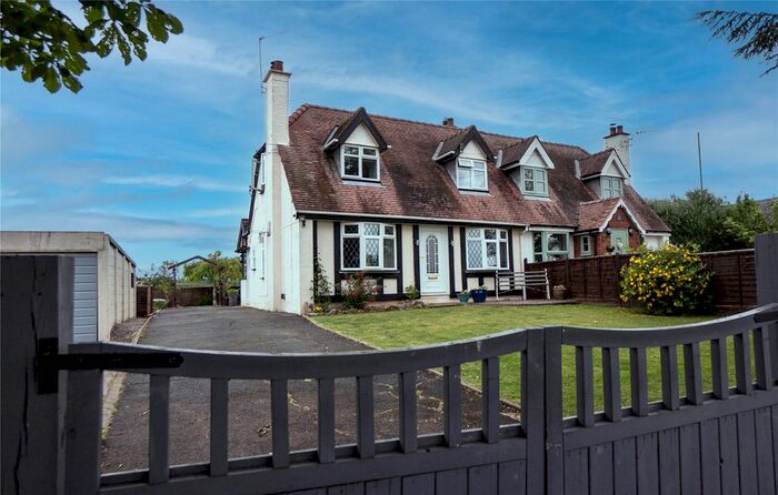 3 Bedroom Semi-Detached House For Sale In Bromyard Road, Cotheridge, Worcester, Worcestershire, WR6