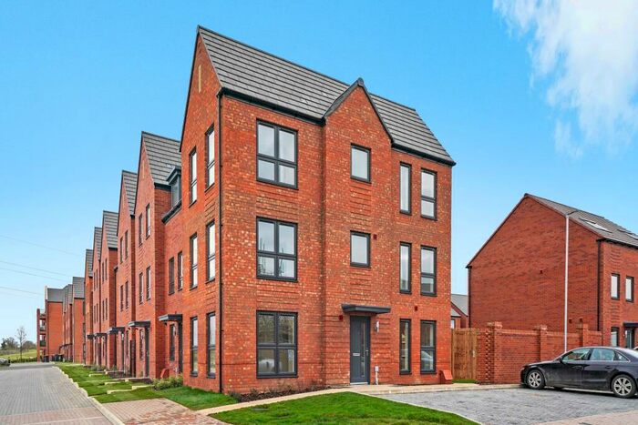 3 Bedroom Semi-Detached House To Rent In Agrimony Croft, Houghton Regis, LU5