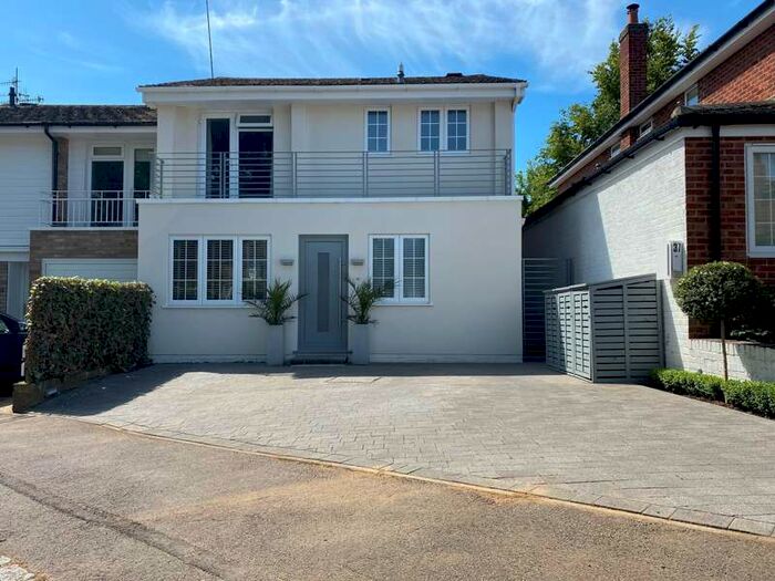 4 Bedroom End Of Terrace House To Rent In Milton Close, Henley-on-thames, RG9