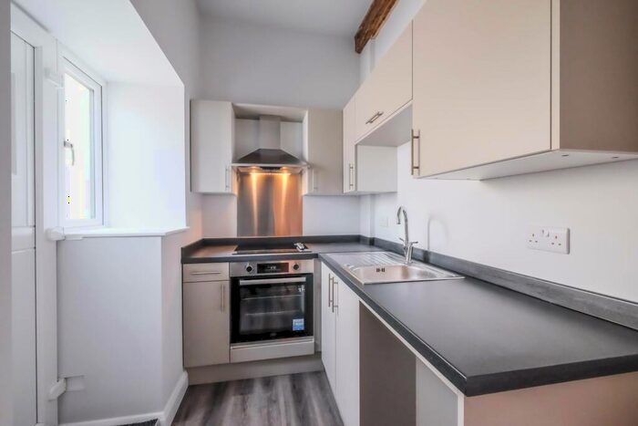 2 Bedroom Cottage To Rent In Meltham Road, Lockwood, HD1
