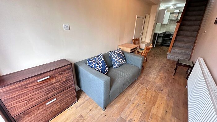 1 Bedroom Flat To Rent In Valley Drive, London, NW9