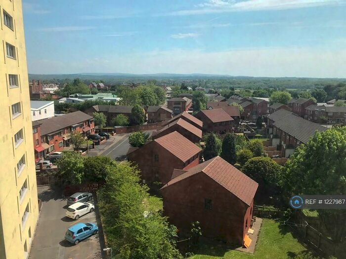 2 Bedroom Flat To Rent In Sandown Court, Preston, PR1