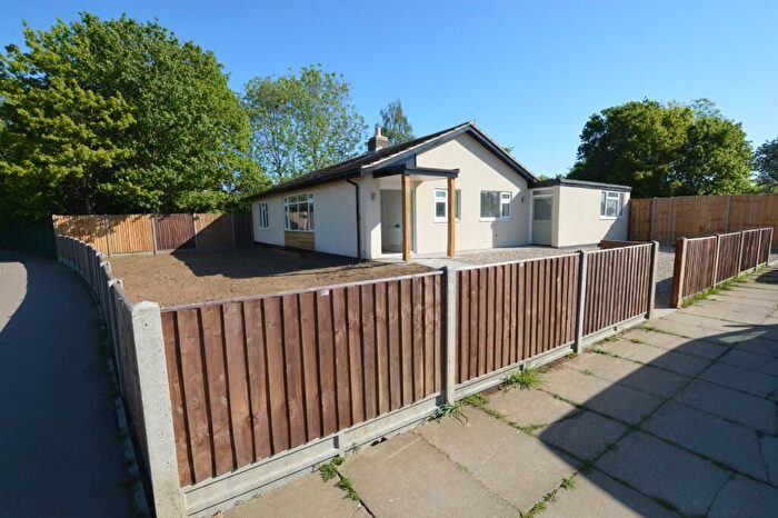 4 Bedroom Detached Bungalow For Sale In Park Crescent, Stewartby, MK43
