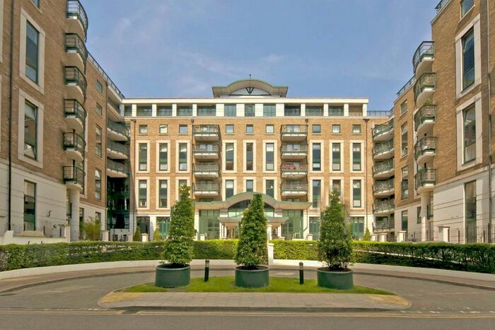 2 Bedroom Flat To Rent In Beckford Close, Warwick Road, London, W14