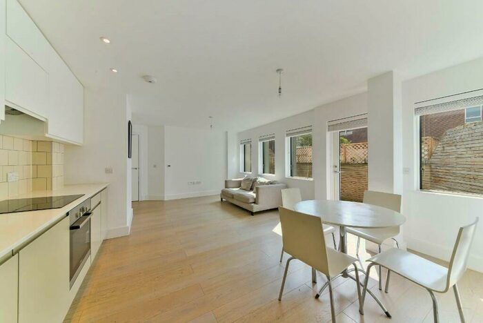 2 Bedroom Flat To Rent In Osborn Terrace, London, SE3