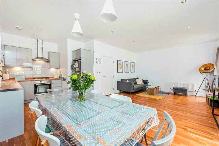 2 Bedroom Apartment To Rent In Anlaby House, Boundary Street, London, E2