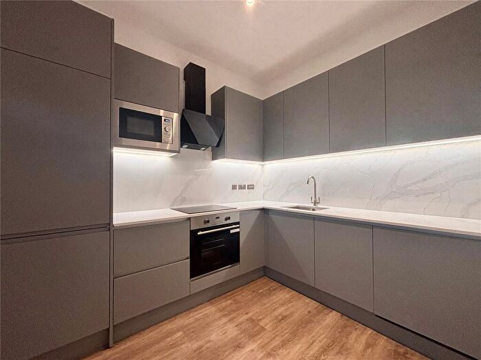 2 Bedroom Flat To Rent In Roop House, Fleet, Hampshire, GU51