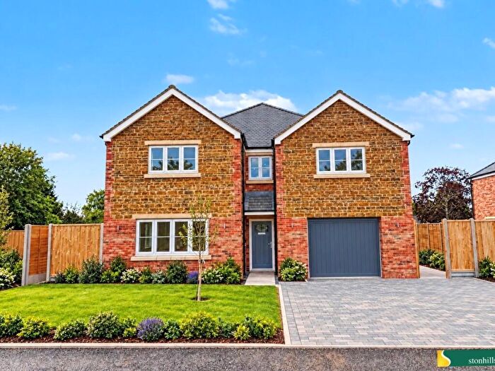4 Bedroom Detached House For Sale In Ash Lane, Collingtree, Northampton, NN4