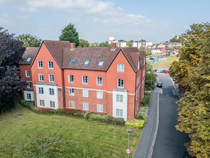 2 Bedroom Flat For Sale In Monument Close, York, YO24