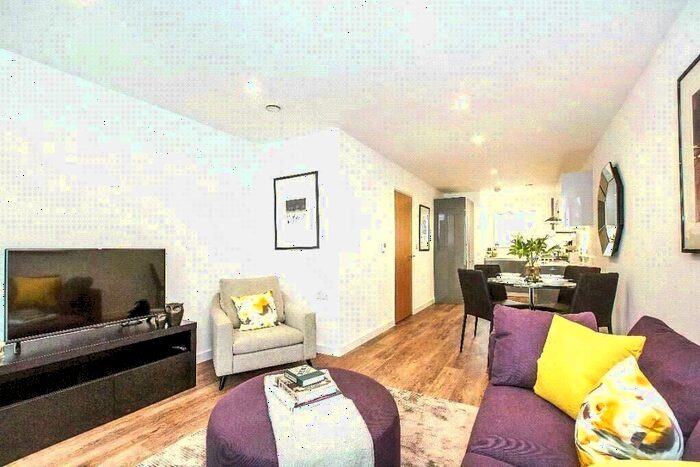 2 Bedroom Apartment To Rent In New Cross Road, London, SE14