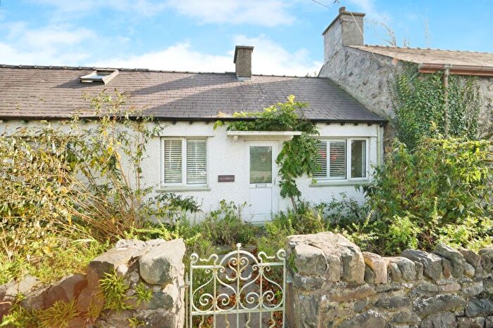 1 Bedroom Terraced House For Sale In Bontnewydd, Caernarfon, Gwynedd, LL54
